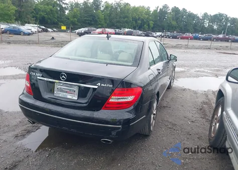2013 Mercedes-Benz C 300 Luxury 4Matic/Sport 4Matic из США, поврежденный, VIN WDDGF8AB8DG119588